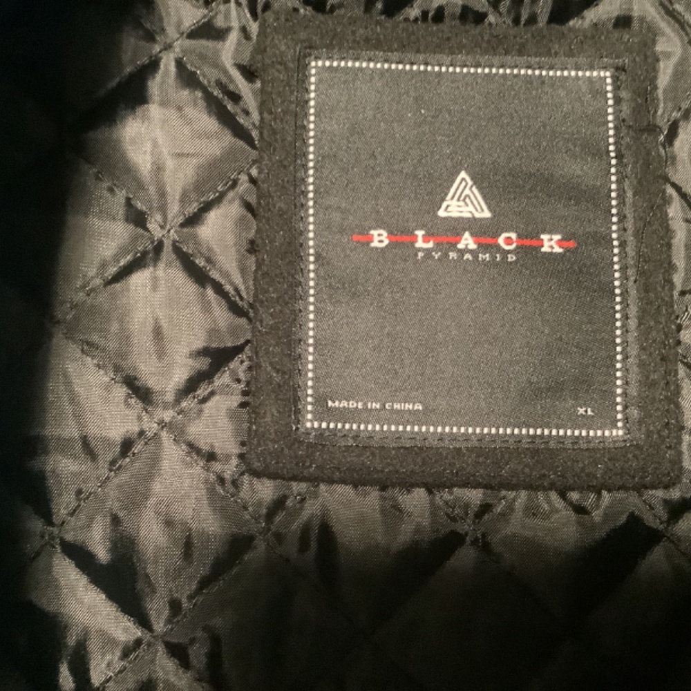 Black Pyramid Xl Jacket Euc - Picture 3 of 4